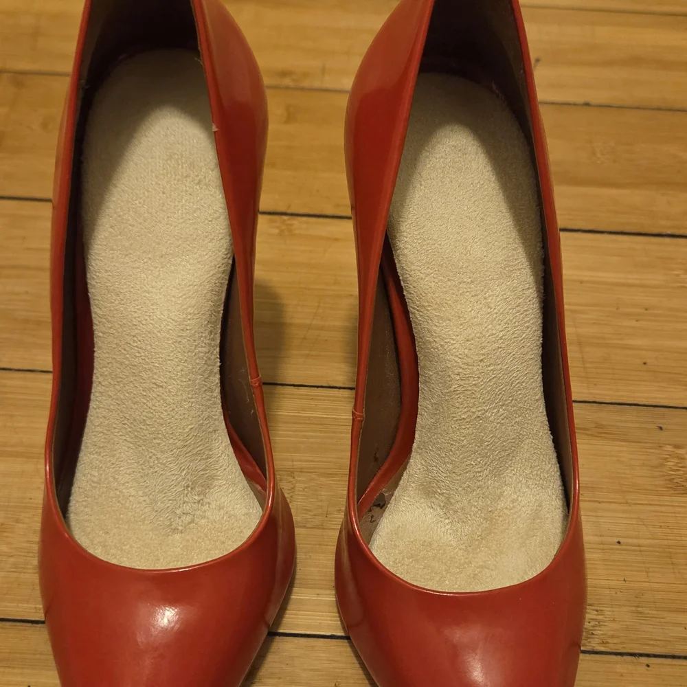 Elegant Red Stiletto Heels - Picture 3 of 7
